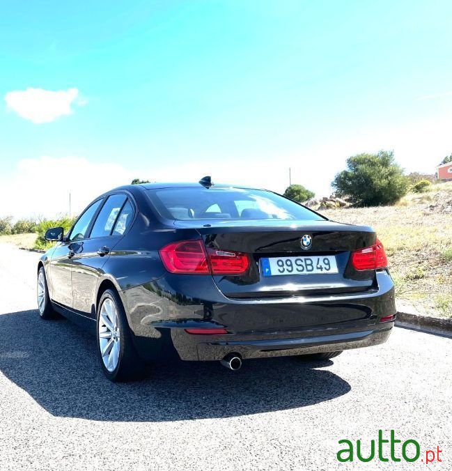 2012' BMW 316 photo #5