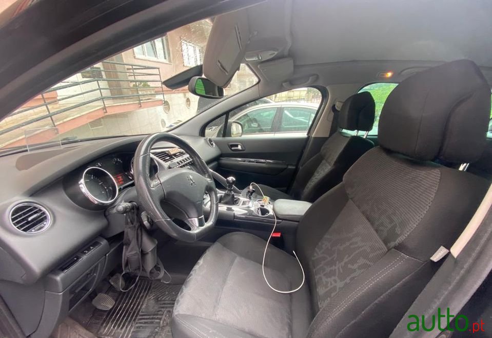 2010' Peugeot 3008 photo #2