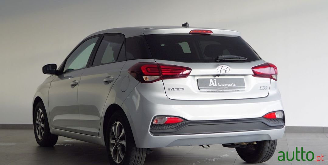 2020' Hyundai i20 photo #2