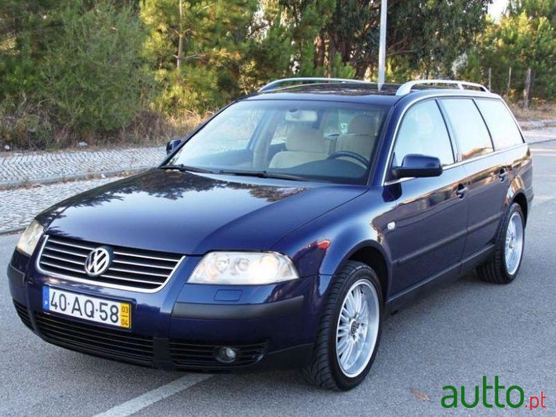 2003' Volkswagen Passat Variant photo #2