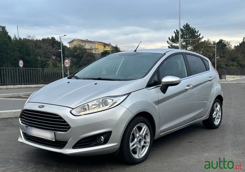 2015' Ford Fiesta photo #1