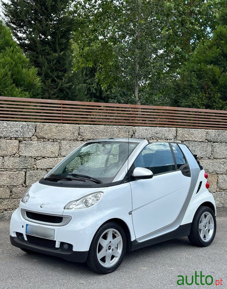 2010' Smart Fortwo Cabrio photo #1