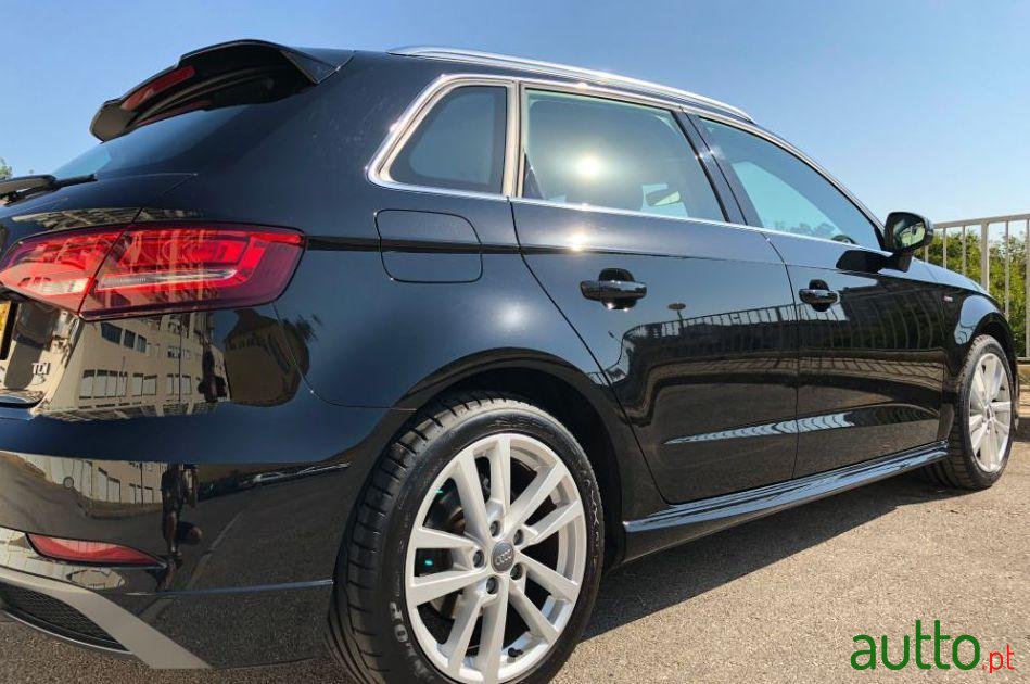 2017' Audi A3 Sportback photo #2