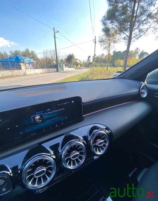 2019' Mercedes-Benz A-180 photo #6