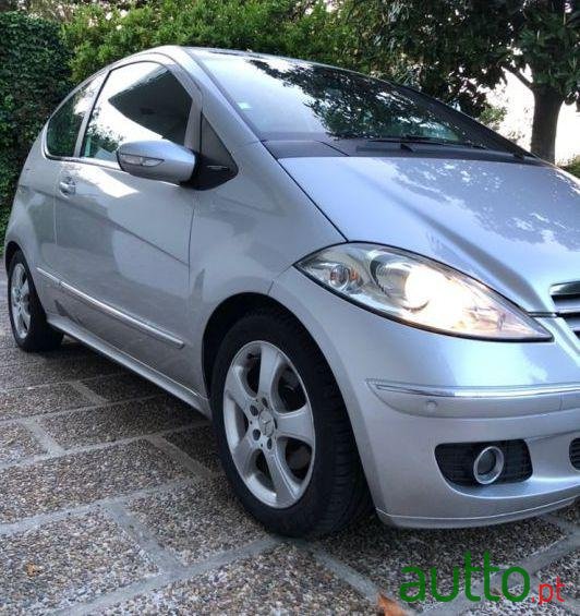 2004' Mercedes-Benz A-160 Avantgarde Cdi photo #1