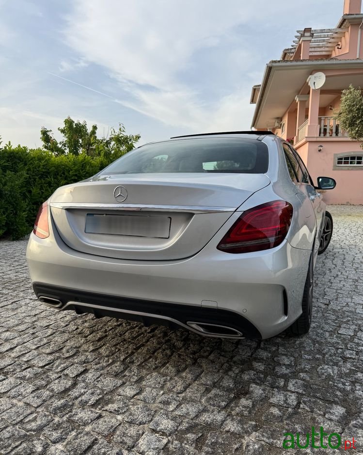 2019' Mercedes-Benz Classe C photo #6