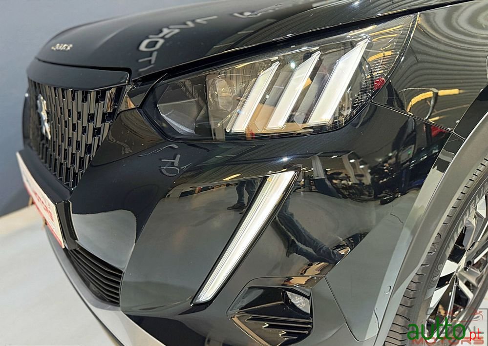 2020' Peugeot 2008 photo #4
