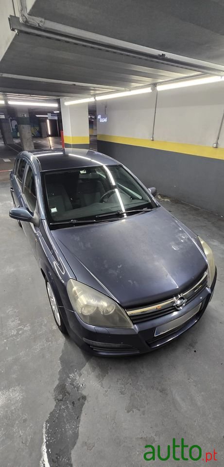 2006' Opel Astra photo #2