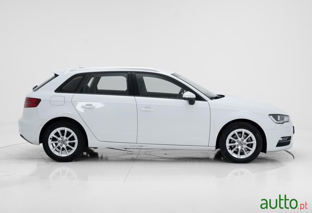 2016' Audi A3 Sportback photo #1