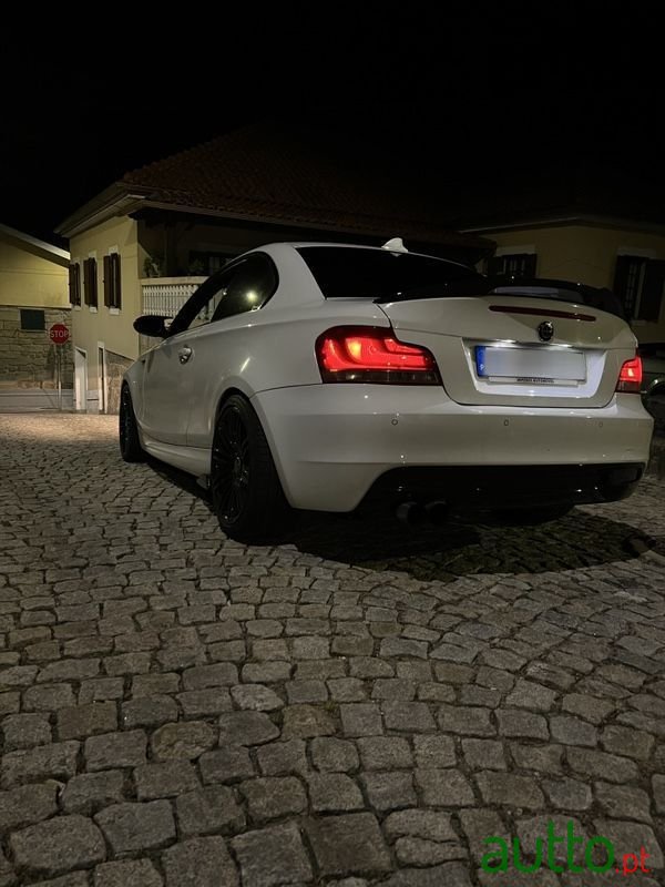 2011' BMW 120 photo #6