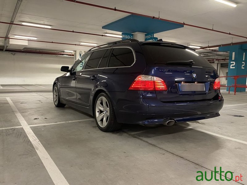 2007' BMW Série 5 Da Touring Sport photo #3