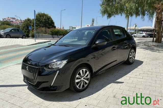 2023' Peugeot 208 photo #1
