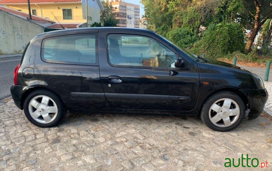 2002' Renault Clio Dci photo #3