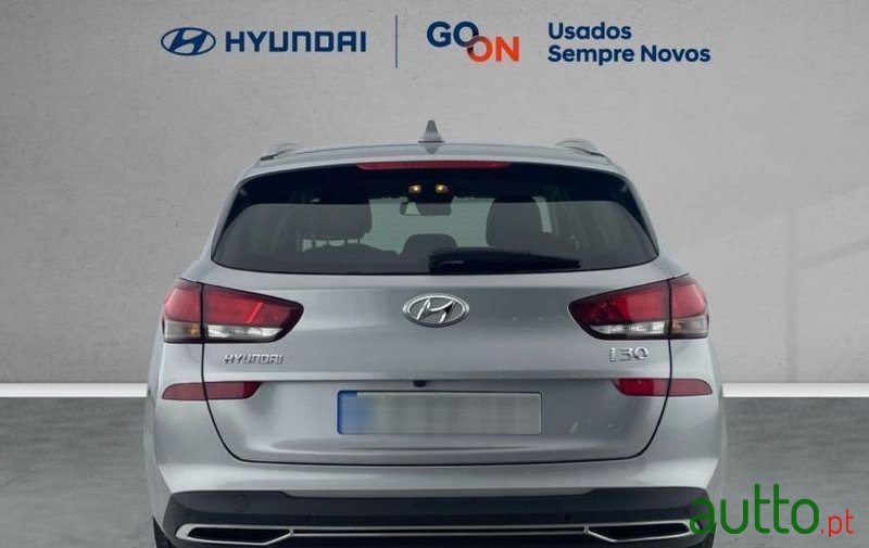 2022' Hyundai i30 1.0 T-Gdi Style photo #3