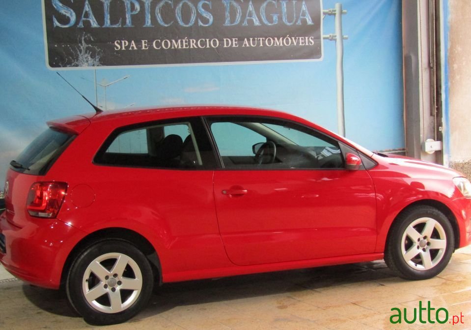 2014' Volkswagen Polo photo #5