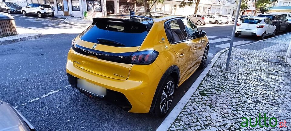 2020' Peugeot 208 photo #2