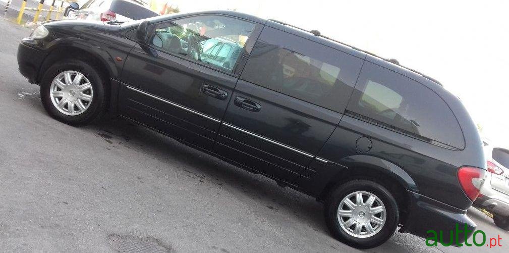 2007' Chrysler Grand Voyager photo #1