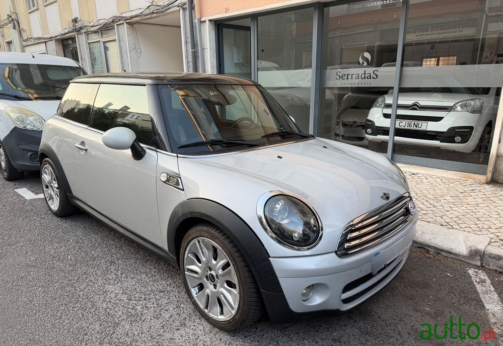 2009' MINI 3 Portas photo #2