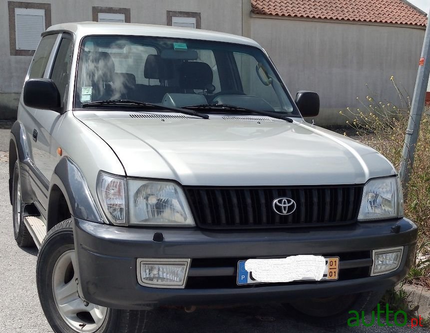 2001' Toyota Land Cruiser photo #1