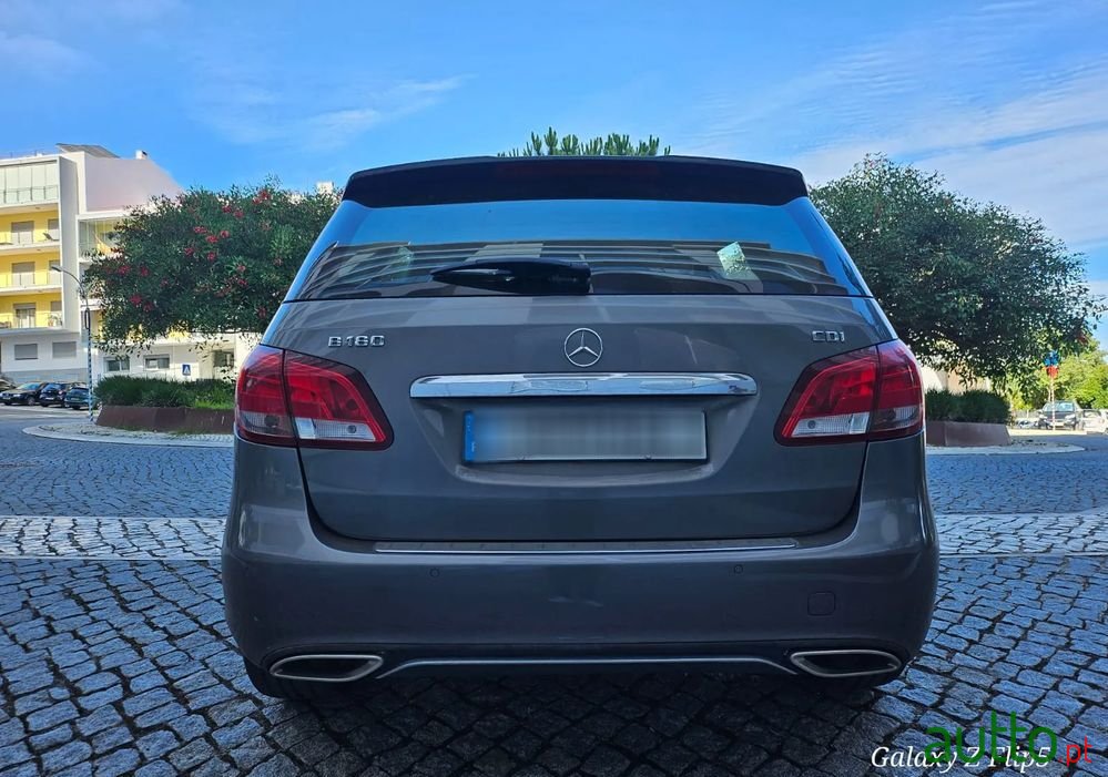 2015' Mercedes-Benz Classe B photo #6