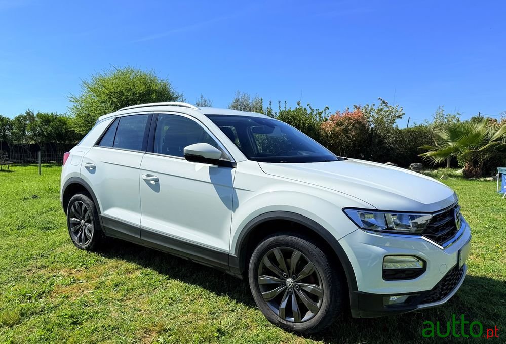 2019' Volkswagen T-Roc 1.0 Tsi photo #3