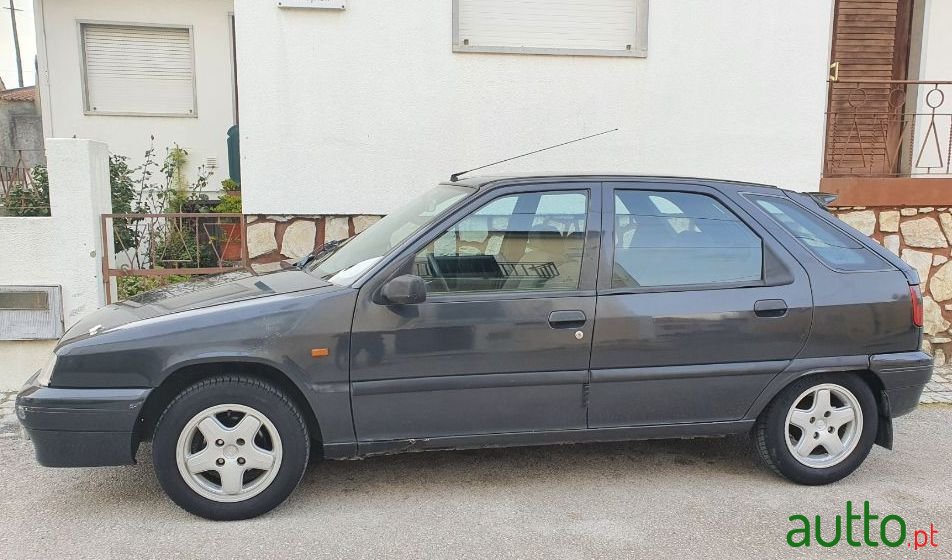 1991' Citroen ZX Avantage photo #2