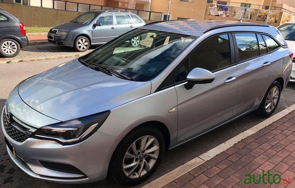 2017' Opel Astra Sports Tourer photo #3