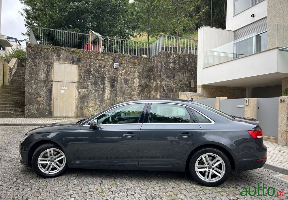 2018' Audi A4 2.0 Tdi Advance S Tronic photo #3