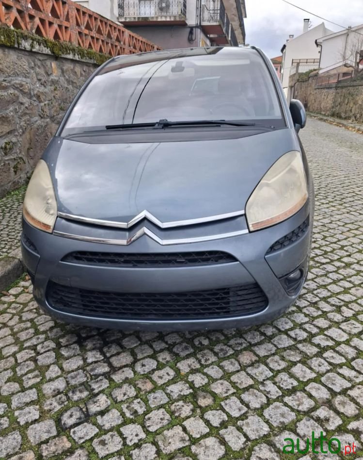 2008' Citroen C4 Picasso photo #2