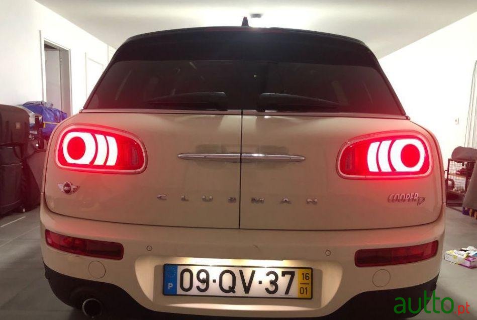 2016' MINI Clubman Cooper D Auto photo #2