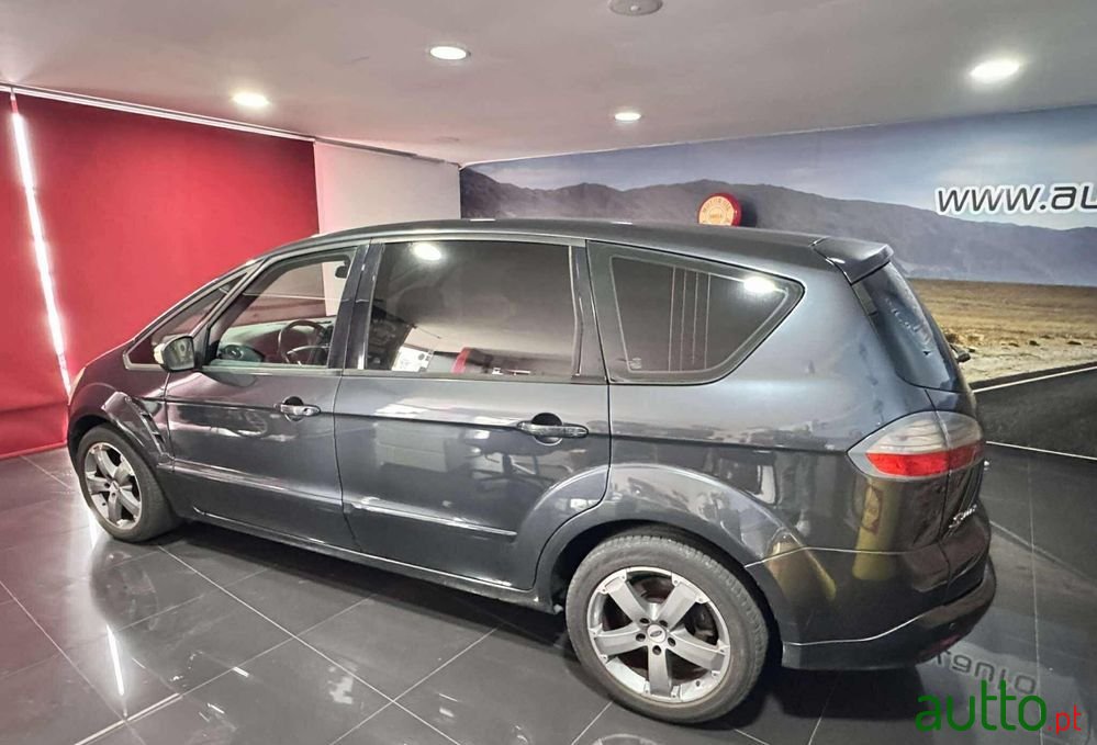 2009' Ford S-Max photo #4