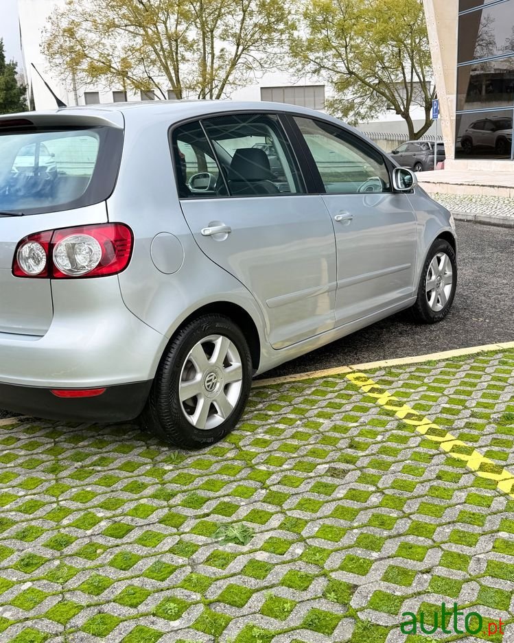 2008' Volkswagen Golf Plus photo #5