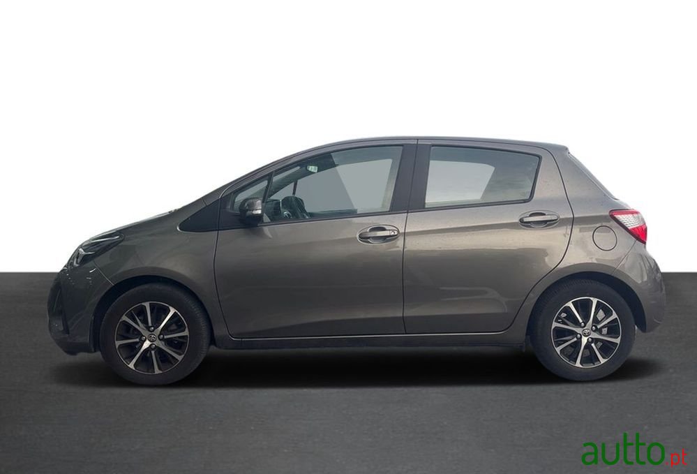 2020' Toyota Yaris photo #3