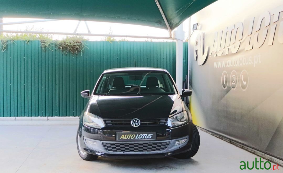 2009' Volkswagen Polo photo #2