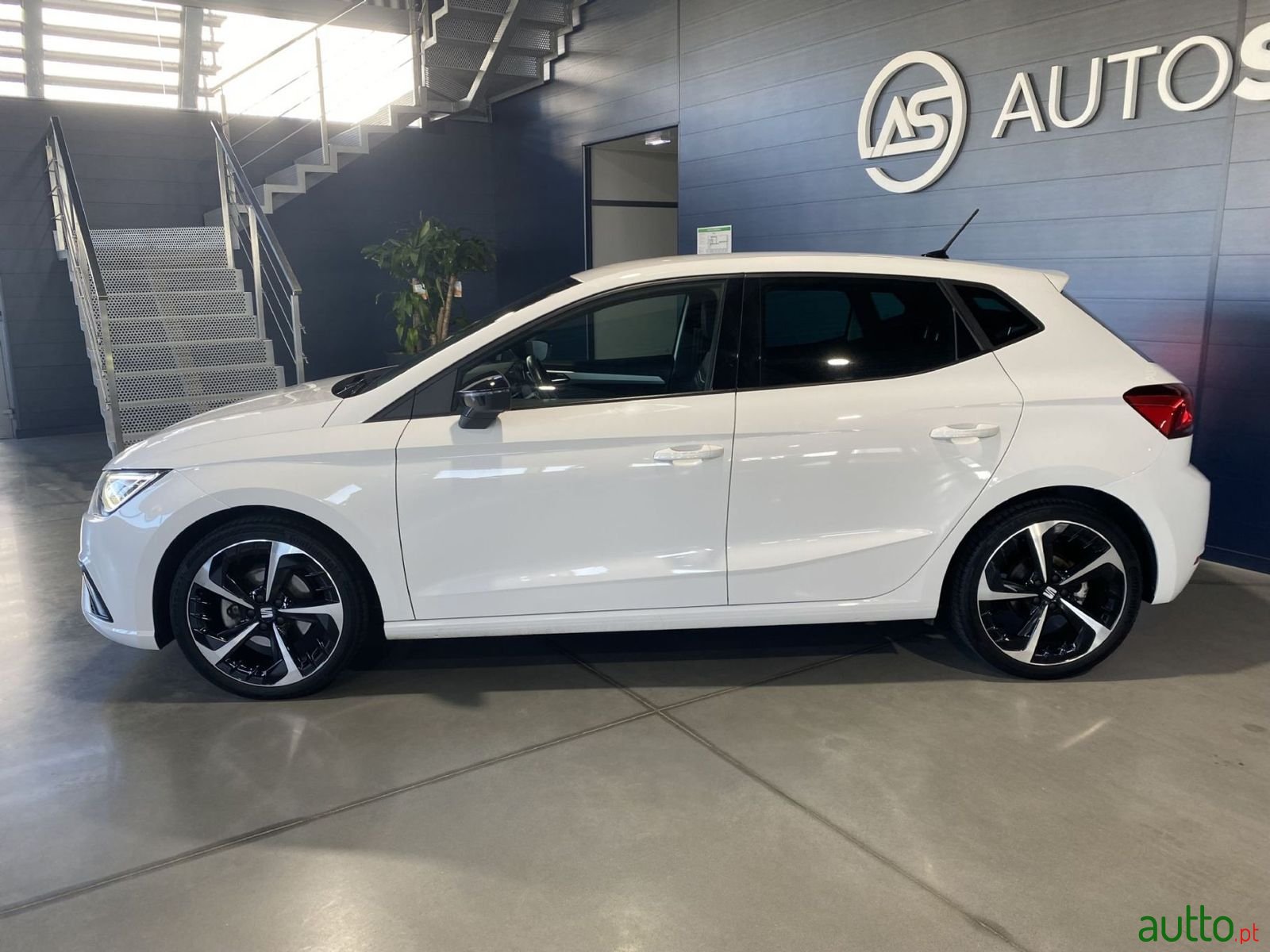 2022' SEAT Ibiza photo #2