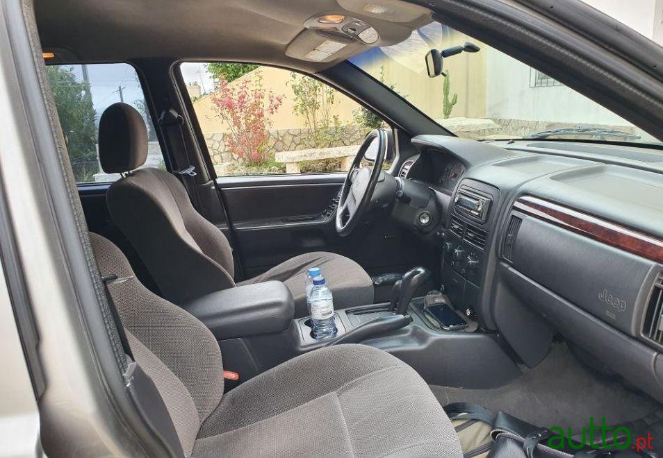 2000' Jeep Grand Cherokee photo #2