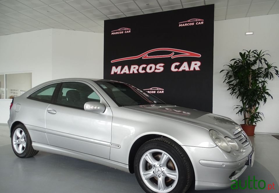 2003' Mercedes-Benz C-220 photo #1