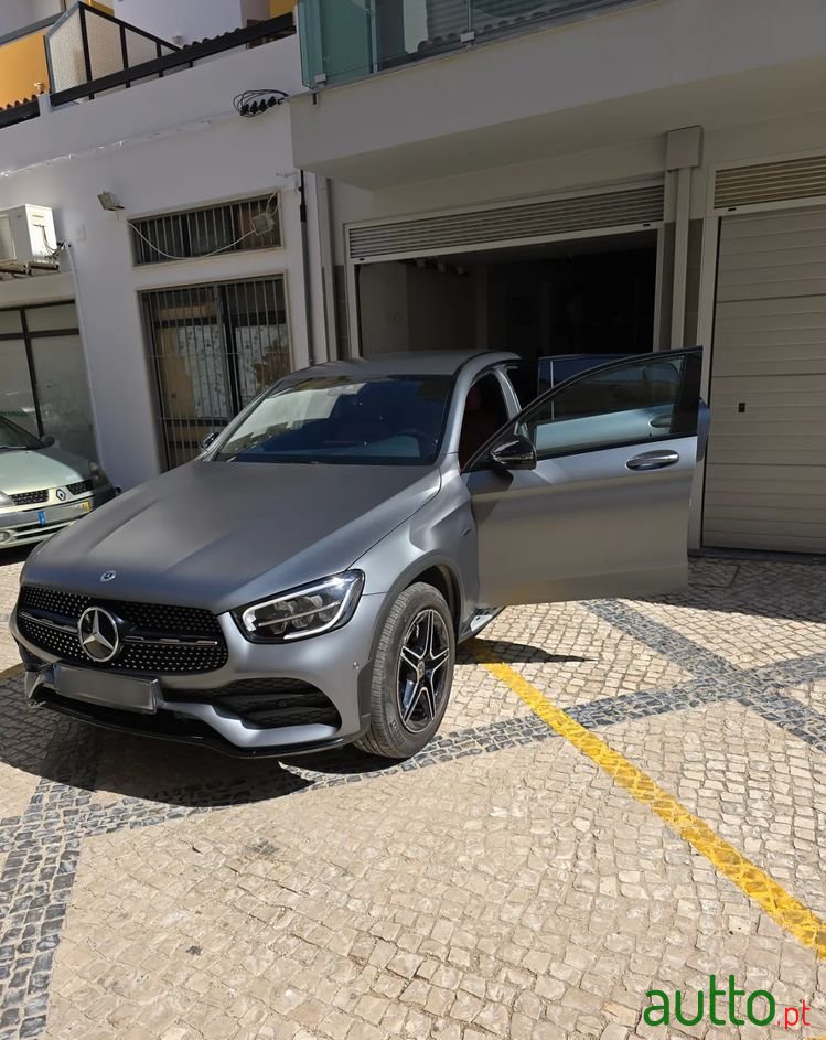 2020' Mercedes-Benz Classe Glc E Coupé 4Matic photo #3