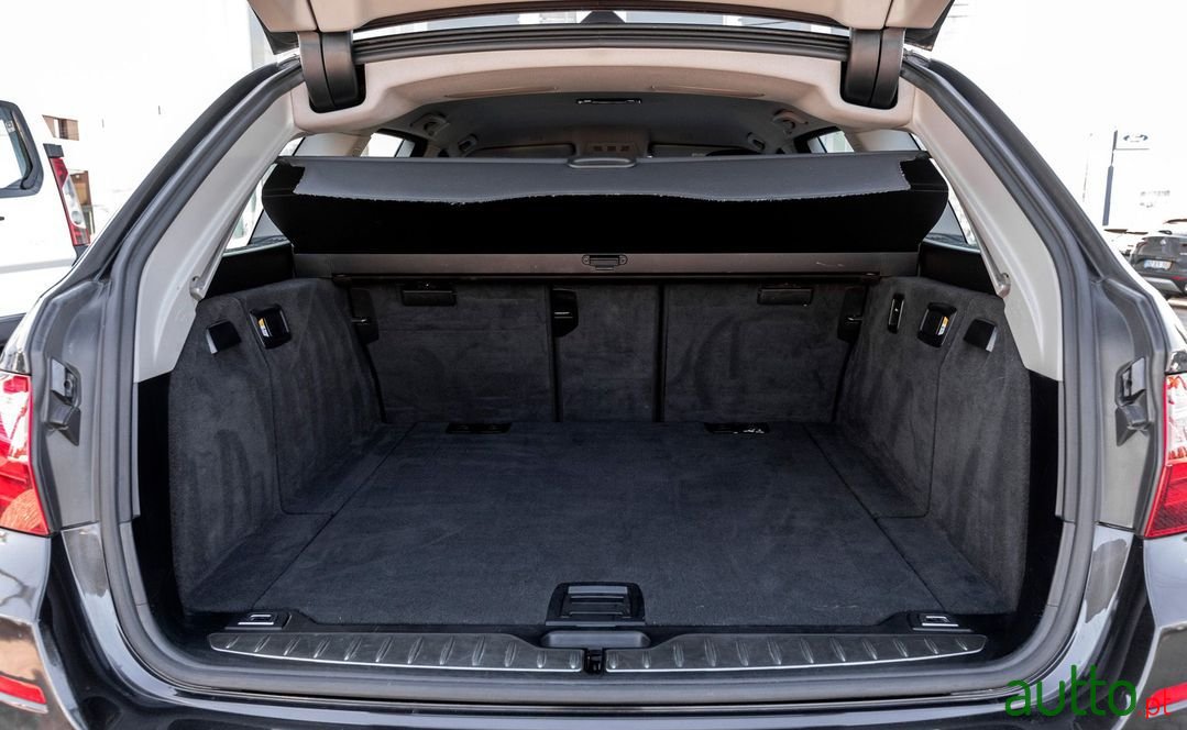 2015' BMW 520 photo #6