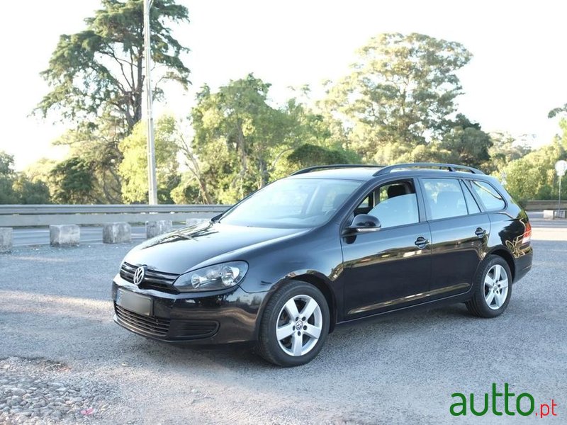 2012' Volkswagen Golf Variant photo #1