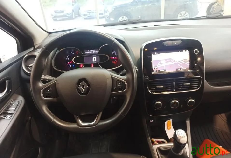 2017' Renault Clio Sport Tourer photo #5