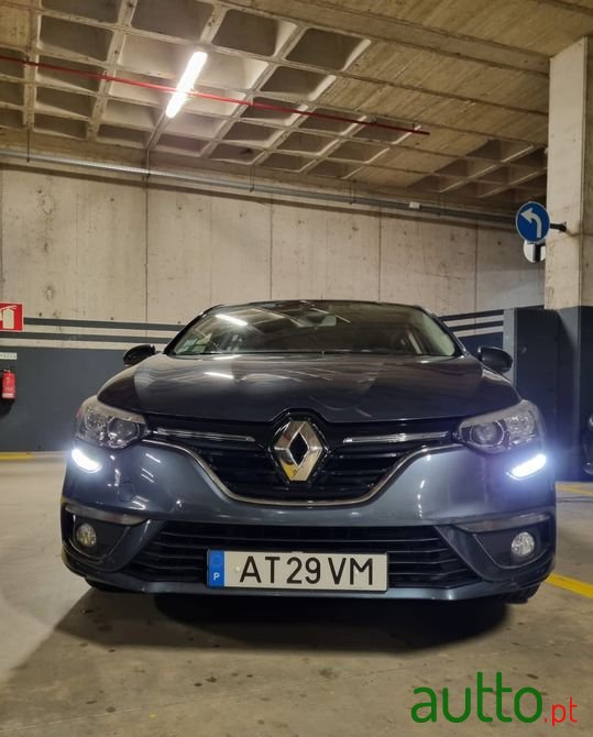 2017' Renault Megane Sport Tourer photo #4