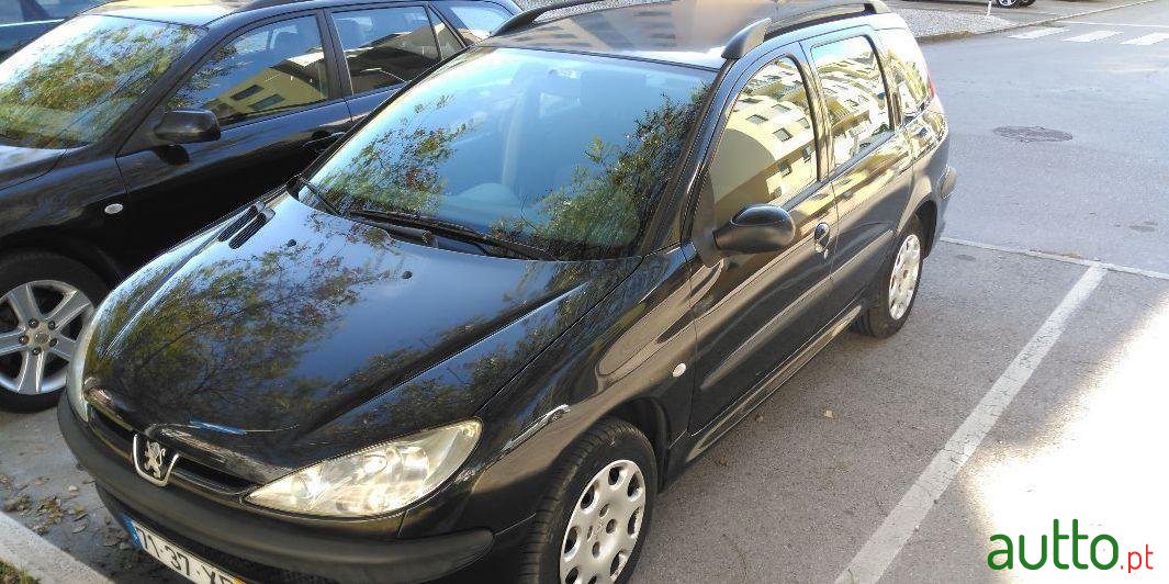 2004' Peugeot 206 Sw photo #3
