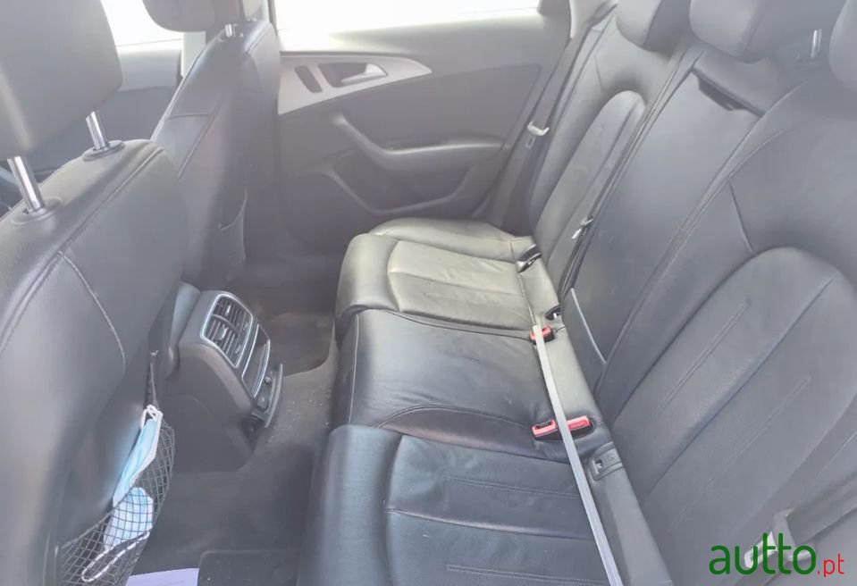 2011' Audi A6 Avant photo #3