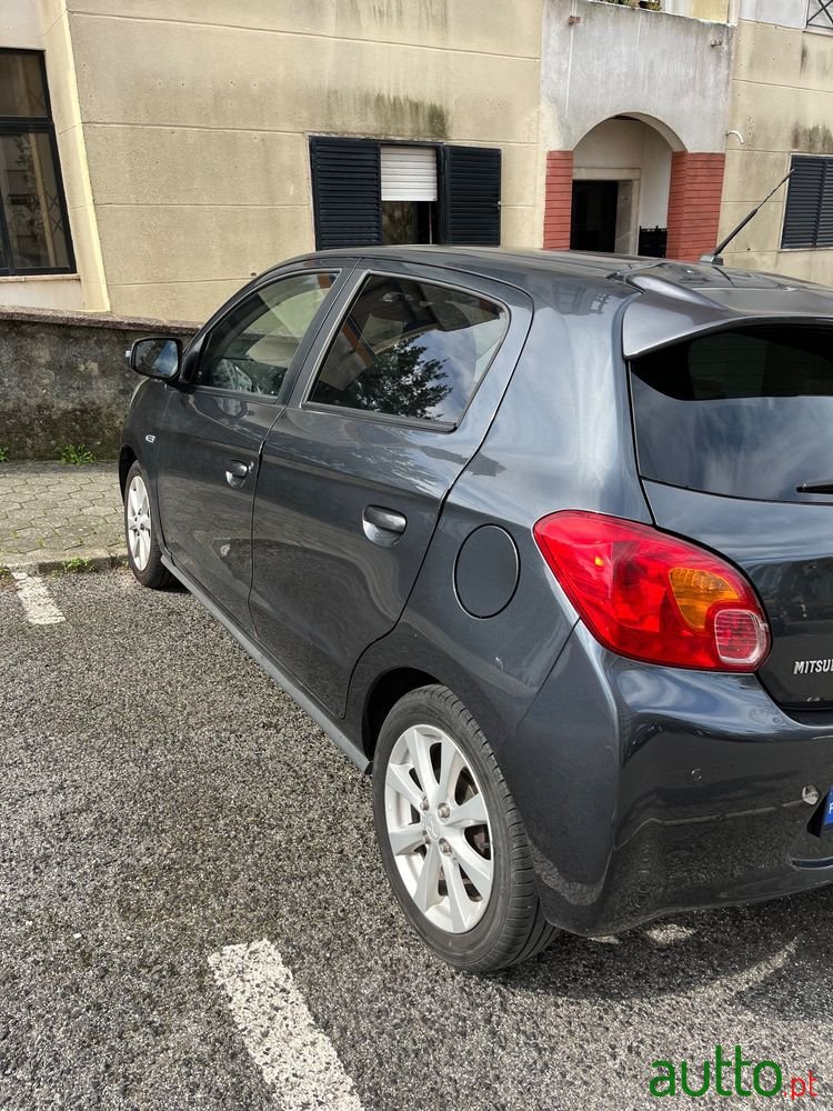 2014' Mitsubishi Space Star photo #5