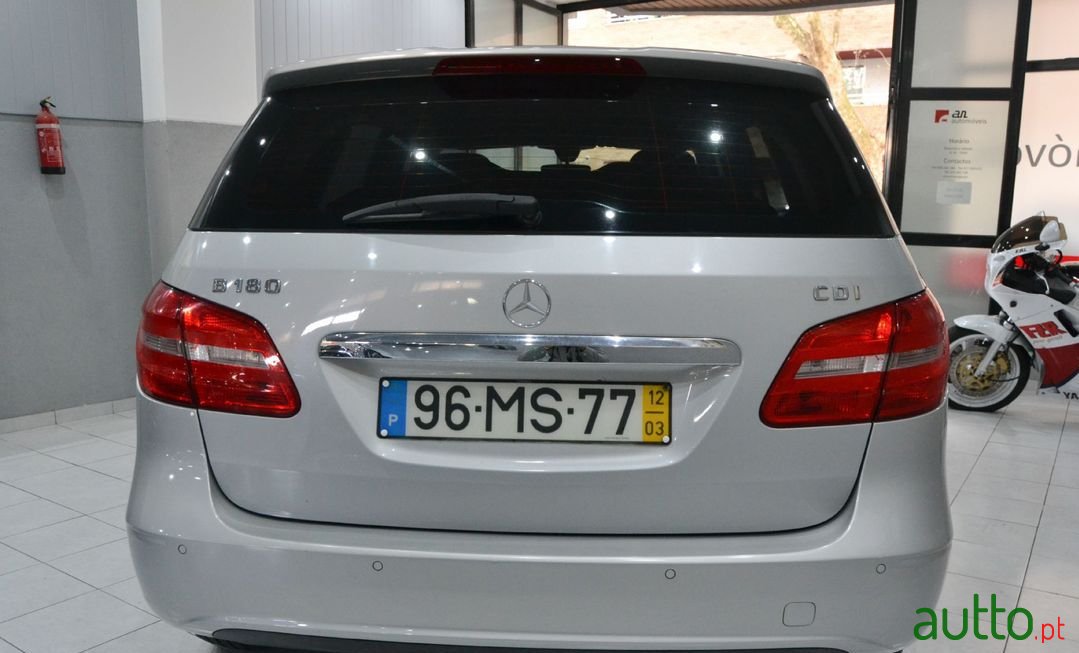 2012' Mercedes-Benz B-180 photo #6