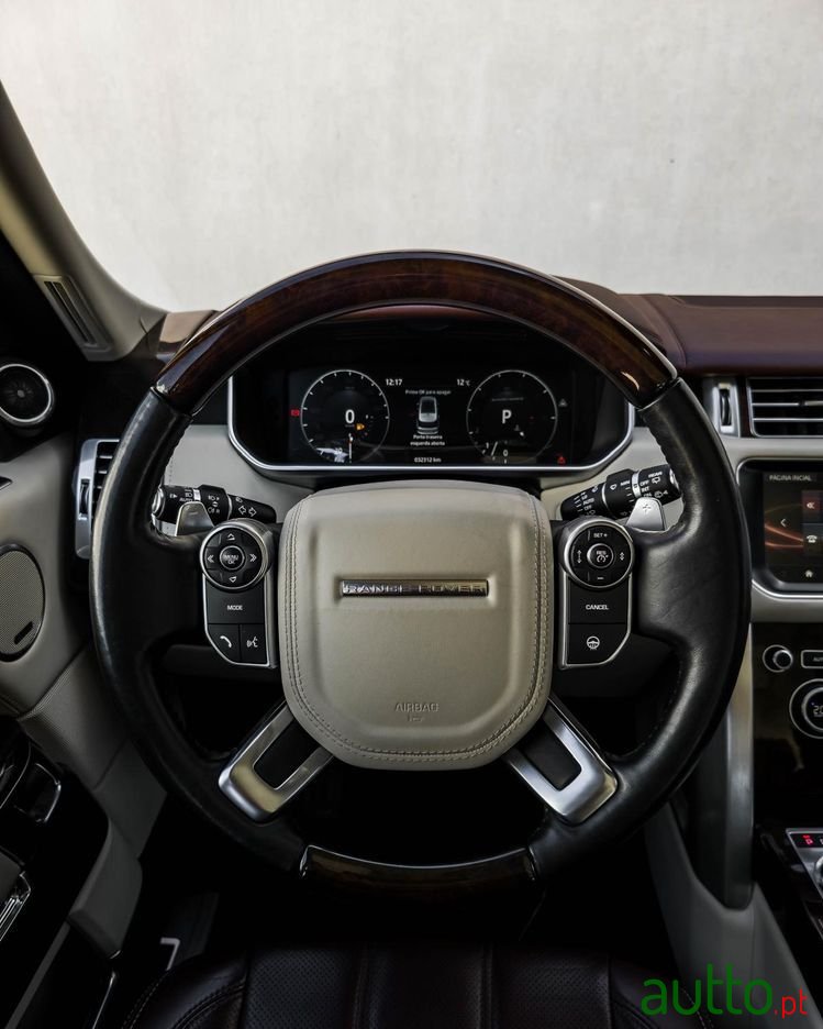 2017' Land Rover Range Rover photo #4