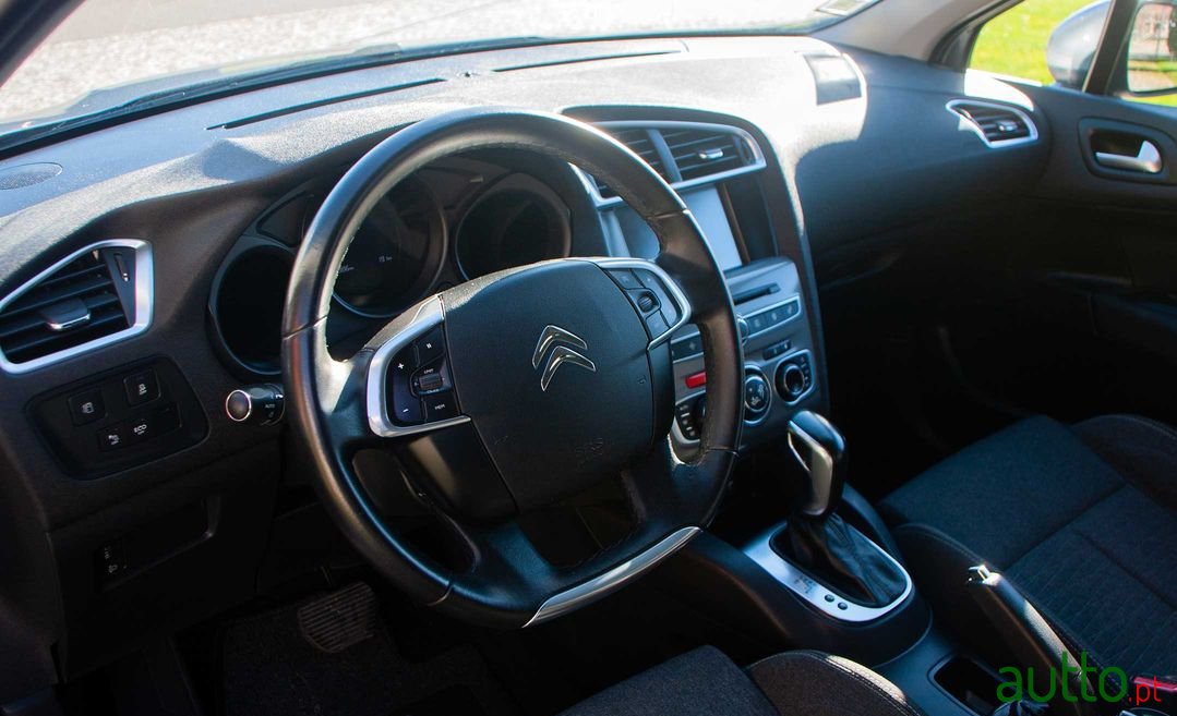 2016' Citroen C4 photo #6