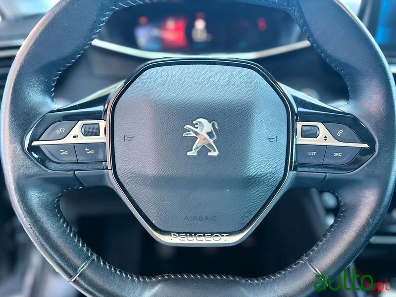 2020' Peugeot 208 photo #5