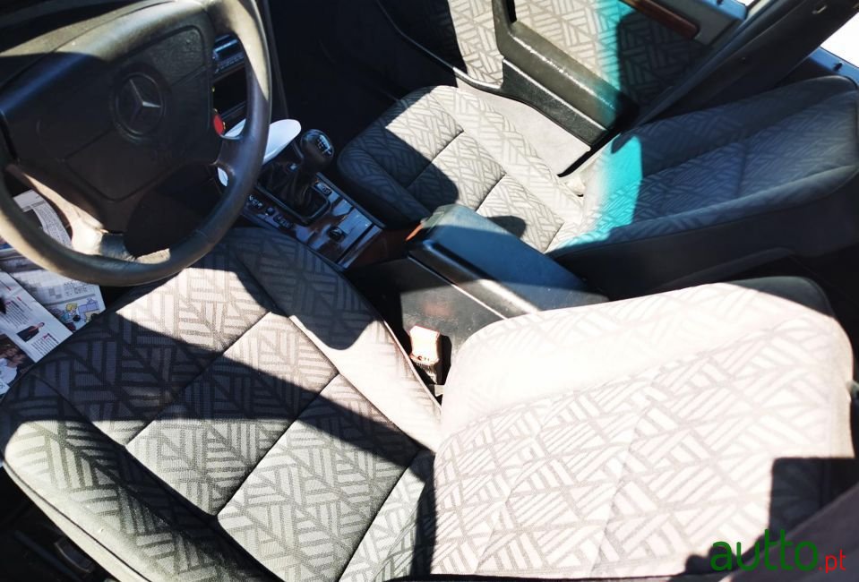 1996' Mercedes-Benz C-220 photo #5